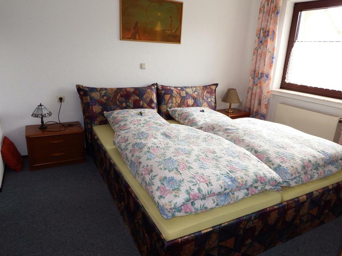 Nette Ferienwohnung Mit Eigenem Eingang Und Sonnenterrasse Idstein Buitenkant foto
