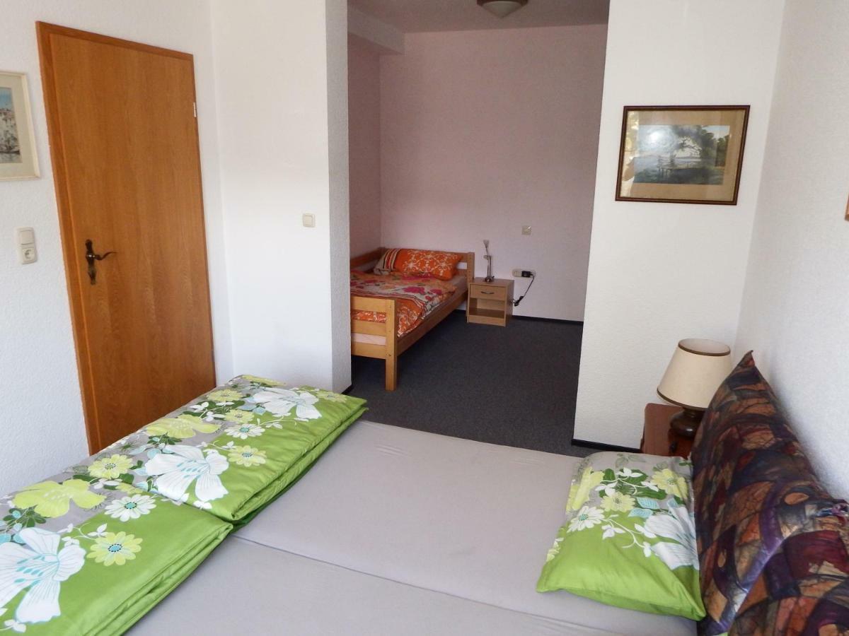 Nette Ferienwohnung Mit Eigenem Eingang Und Sonnenterrasse Idstein Buitenkant foto