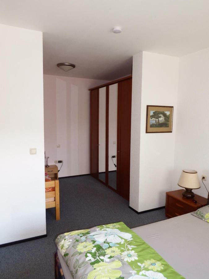 Nette Ferienwohnung Mit Eigenem Eingang Und Sonnenterrasse Idstein Buitenkant foto