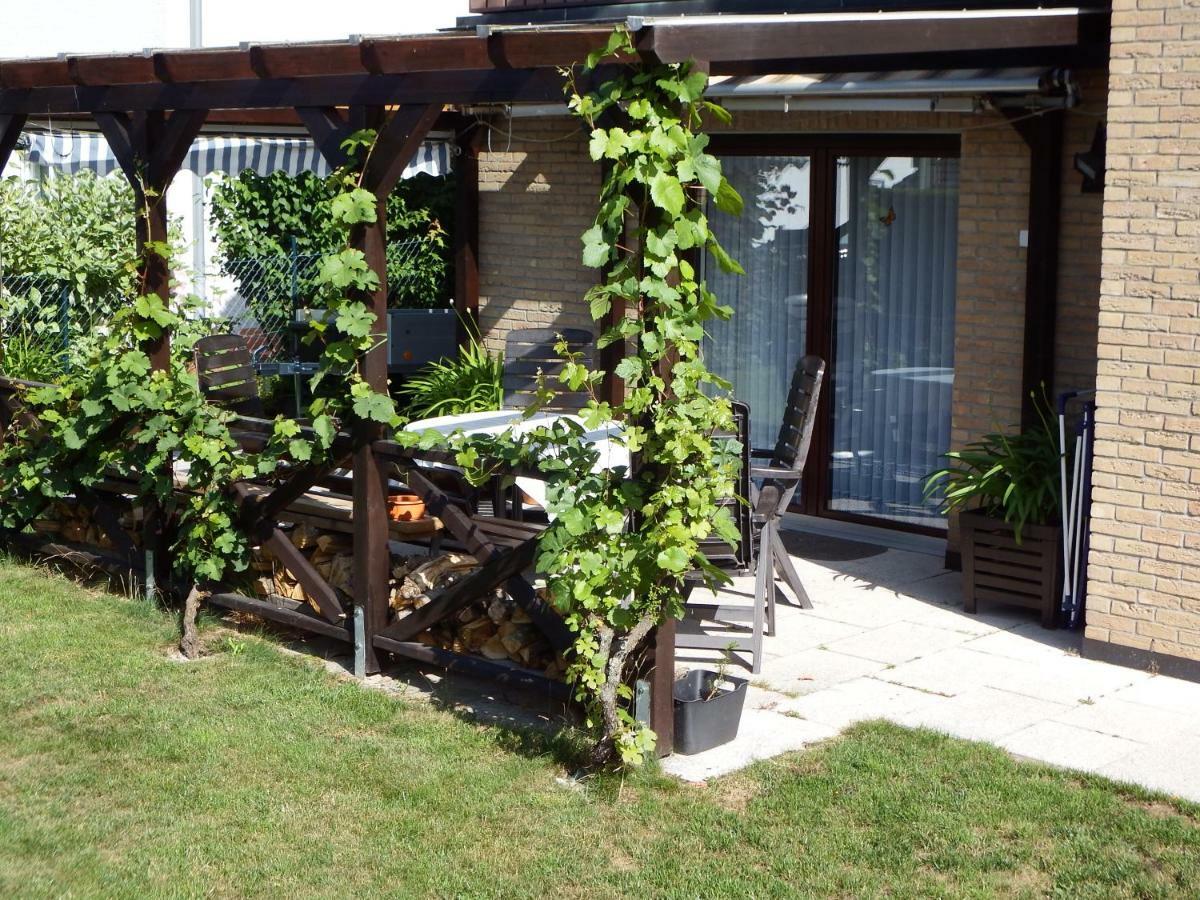 Nette Ferienwohnung Mit Eigenem Eingang Und Sonnenterrasse Idstein Buitenkant foto